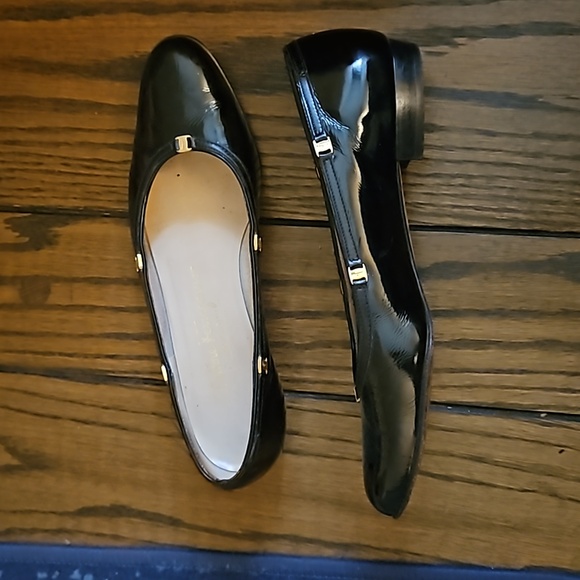 Black patent flats - Picture 3 of 4